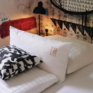 18arts - Living In A Gallery! Hotel