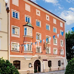 Altstadt- Und Businesshotel Pfaubraeu - Brauereigasthof - Fruehstuecksbuffet - Kostenfreie Radgarage - Hunde Willkommen Hotel